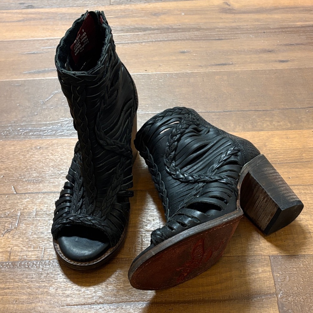 Black Freebird Bela Braided Ankle Peep Toe Huarache Booties Sz 8